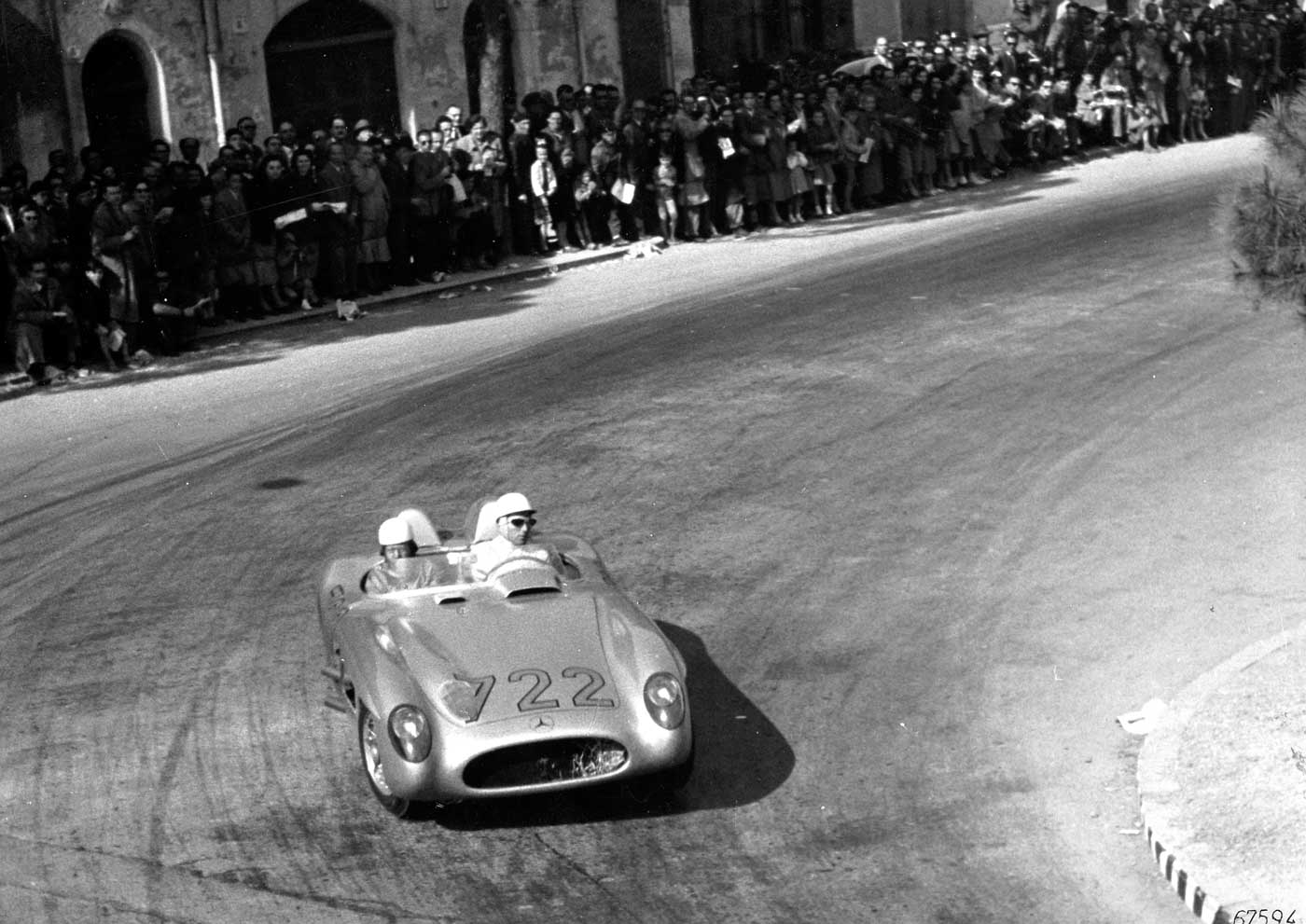 Mille Miglia, la n°722 en plein virage