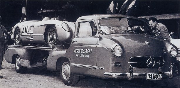 Les Mercedes 300SLR sont chargées et le convoi prend la route vers l'Allemagne Source : mini.43.free.fr