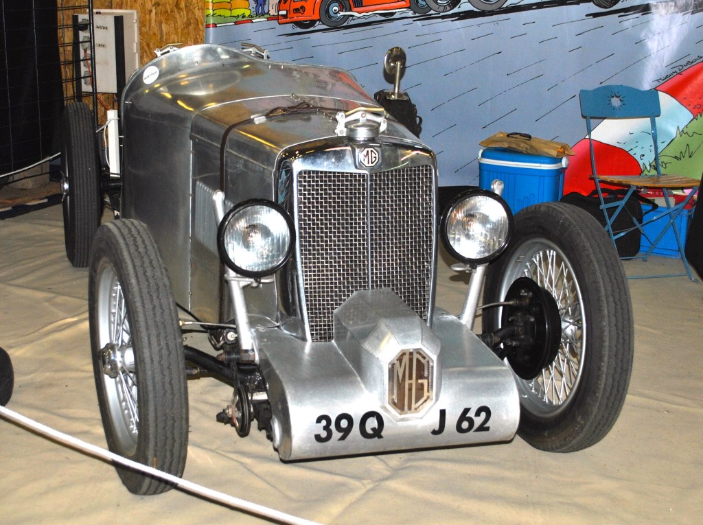 Racer MG sur le stand du MG Club de France