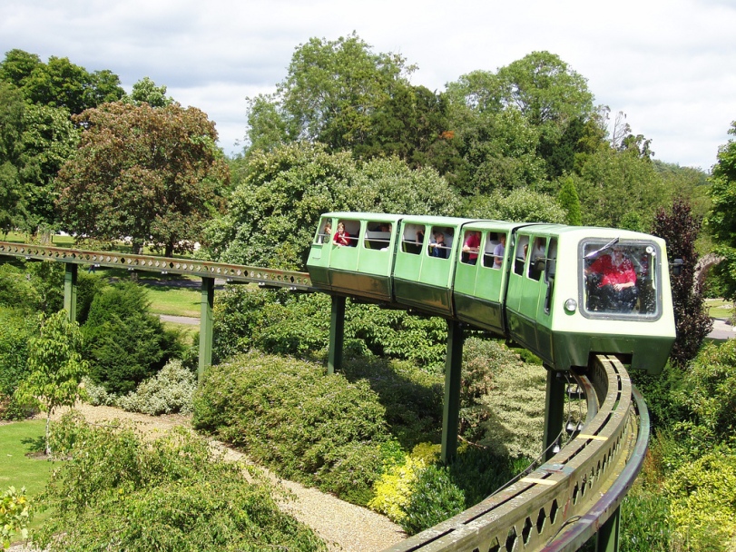 Monorail du National Motor Museum flickr.com