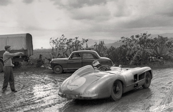 Avant l'attribution des numéros, entrainement sur les routes Siciliennes, sous la pluie.