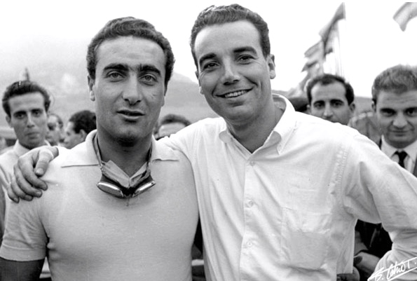 Eugenio Castellotti (à gauche) et Roberto Manzon
