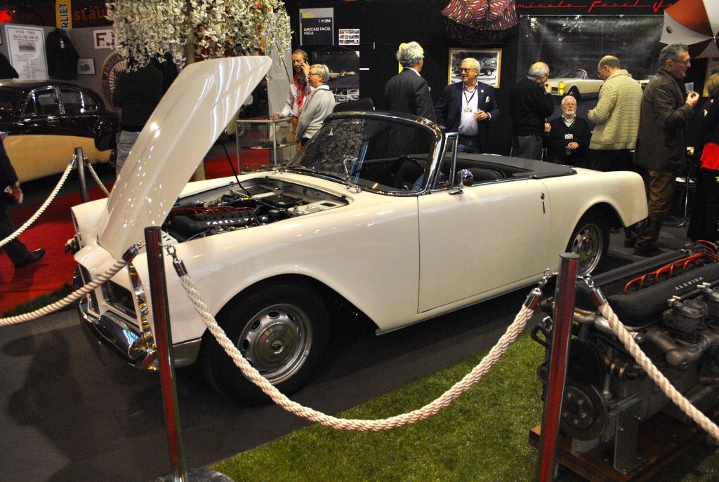 Stand de l'Amicale Facel Vega