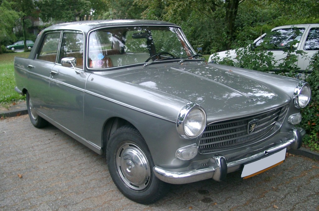 Peugeot_404_front_20070910