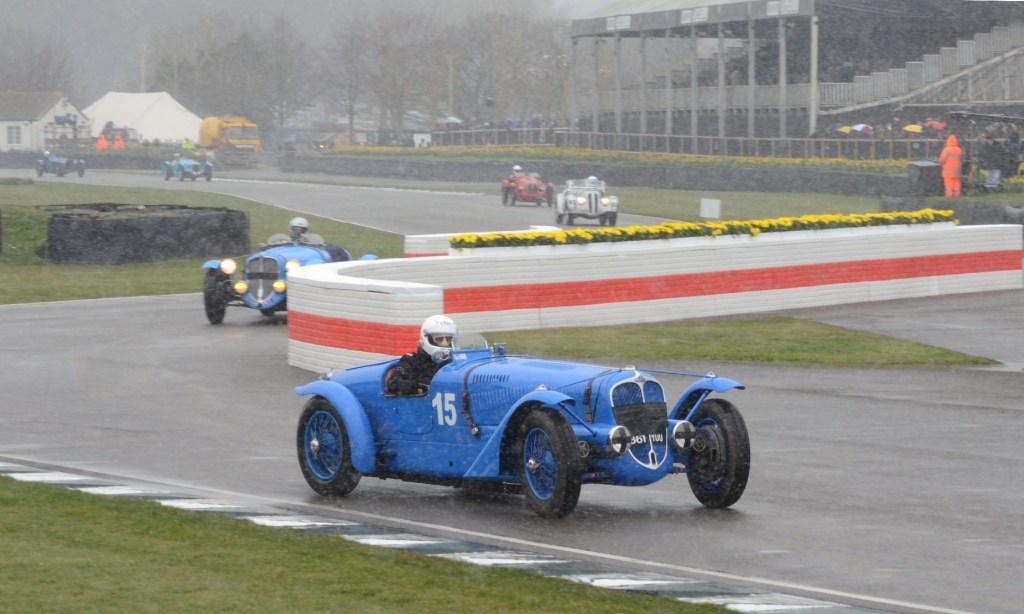 Delahaye 135 gets crossed up in the snow